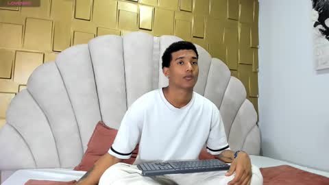 Daniel  online show from October 2025 06:42:01 PM