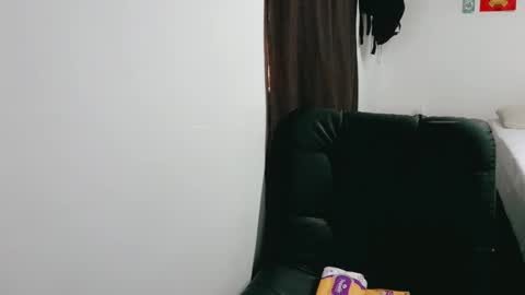 dani y jocelyn online show from November 2025 07:49:02 PM