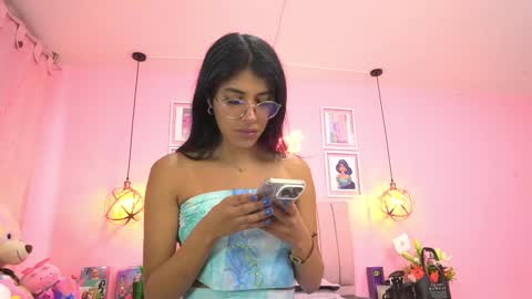 Snapshot of dani_parkerr chatting on March 2025 04:18:01 PM online show from March 2025 04:18:01 PM