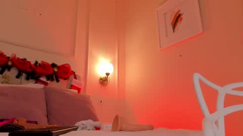 Hi I am Dani online show from December 2024 02:44:01 PM