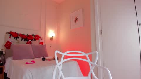 Hi I am Dani online show from December 2024 02:50:01 PM