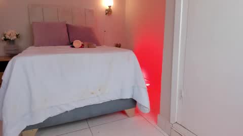 Hi I am Dani online show from February 2025 11:42:02 AM