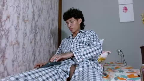 daniel_deluxx online show from April 2026 12:49:02 AM