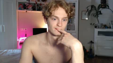 Snapshot of daniel_yumm chatting on May 2026 10:32:02 AM Daniel online show from May 2026 10:32:02 AM