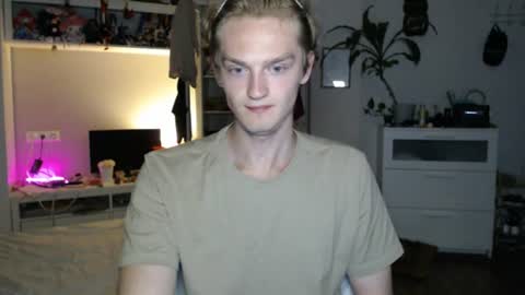 Snapshot of daniel_yumm chatting on July 2026 12:06:02 AM Daniel online show from July 2026 12:06:02 AM