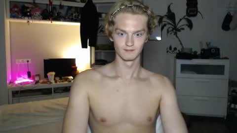 Snapshot of daniel_yumm chatting on July 2026 10:57:02 PM Daniel online show from July 2026 10:57:02 PM