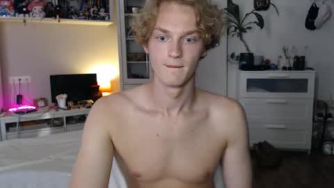 Snapshot of daniel_yumm chatting on July 2026 03:32:02 PM Daniel online show from July 2026 03:32:02 PM