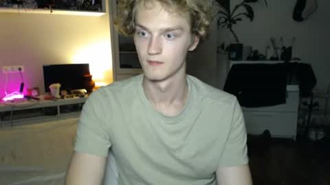 Snapshot of daniel_yumm chatting on July 2026 10:39:01 PM Daniel online show from July 2026 10:39:01 PM