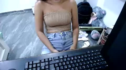 Snapshot of danielaa_foxx chatting on June 2026 08:29:02 PM danielaa_foxx online show from June 2026 08:29:02 PM