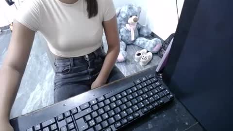 Snapshot of danielaa_foxx chatting on July 2026 01:58:33 AM danielaa_foxx online show from July 2026 01:58:33 AM