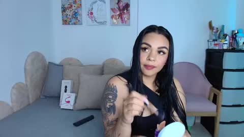 Snapshot of danielacortes03 chatting on September 2025 06:44:01 PM I think I will close this page please leave me a message if you want to know about me online show from September 2025 06:44:01 PM