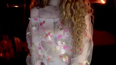 danielareign online show from February 2026 08:21:01 AM