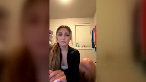 daniellarae1 online show from May 2026 04:53:02 AM