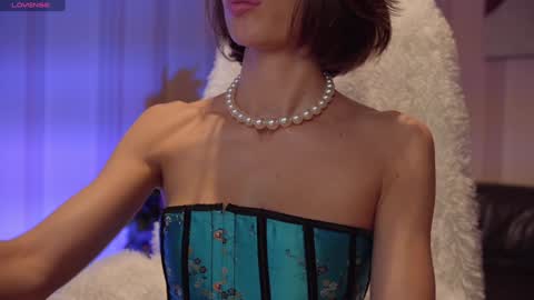 Snapshot of danielle_thomas chatting on January 2025 09:51:02 AM Danielle online show from January 2025 09:51:02 AM