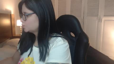 daniellerain online show from April 2026 09:47:01 AM