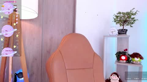 Snapshot of daniellerose_ chatting on February 2025 07:49:01 PM Danielle Rose online show from February 2025 07:49:01 PM