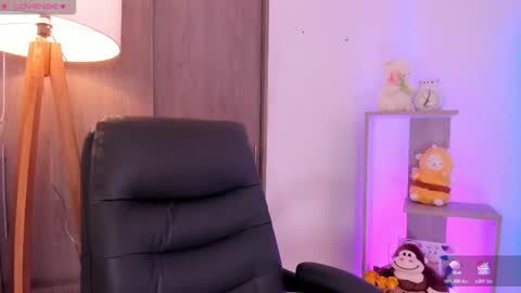 Snapshot of daniellerose_ chatting on October 2025 10:01:01 PM Danielle Rose online show from October 2025 10:01:01 PM