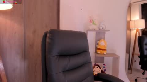 Snapshot of daniellerose_ chatting on November 2025 11:15:01 PM Danielle Rose online show from November 2025 11:15:01 PM