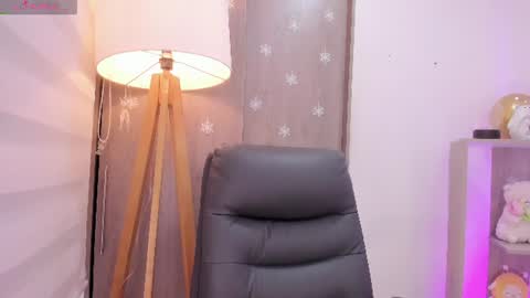 Snapshot of daniellerose_ chatting on July 2026 12:02:01 AM Danielle Rose online show from July 2026 12:02:01 AM