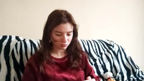 Mia online show from December 2025 08:32:02 AM