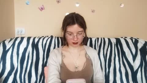 Mia online show from April 2026 01:14:02 PM