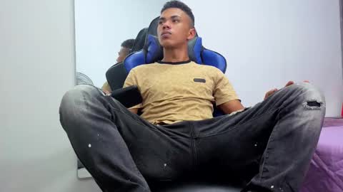 JUAN online show from October 2025 04:27:01 AM