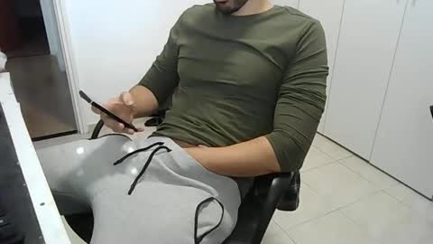 Snapshot of danielsexy400789 chatting on December 2024 10:12:02 AM daniell sexy body online show from December 2024 10:12:02 AM