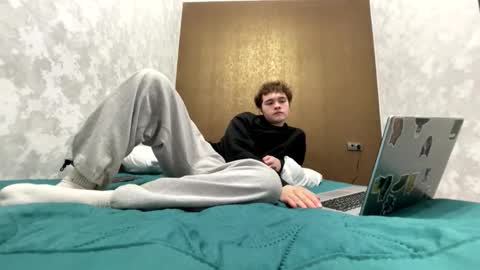 Snapshot of danielxfun chatting on May 2026 09:28:02 AM Daniel online show from May 2026 09:28:02 AM