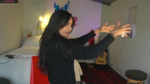 danalle .. online show from January 2025 09:43:01 PM