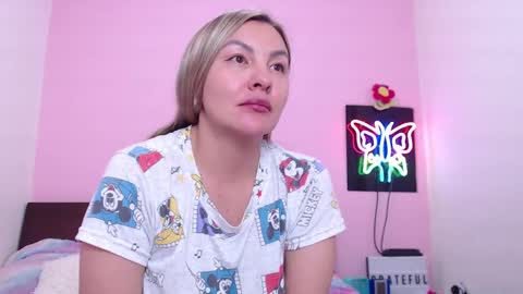 K A R O L online show from February 2025 02:23:02 AM