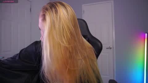 Hi my name is Anna. Please say hello I like to chat with you. If u have request use Tip option .Thank you online show from December 2024 01:35:02 AM