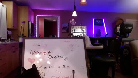 Snapshot of danikawhite69 chatting on December 2024 08:02:01 AM DanikaWhite69 online show from December 2024 08:02:01 AM