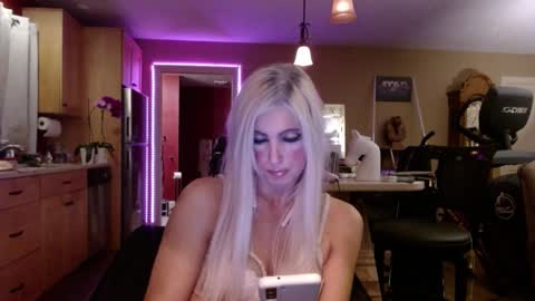 Snapshot of danikawhite69 chatting on October 2025 08:12:01 AM DanikaWhite69 online show from October 2025 08:12:01 AM