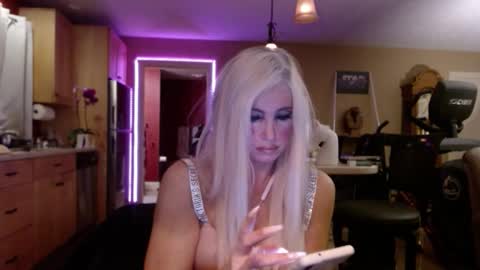 Snapshot of danikawhite69 chatting on October 2025 05:41:02 AM DanikaWhite69 online show from October 2025 05:41:02 AM