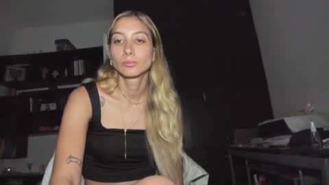 Snapshot of danikrosse chatting on December 2024 05:15:02 AM Danik online show from December 2024 05:15:02 AM