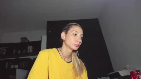Snapshot of danikrosse chatting on December 2024 05:29:02 AM Danik online show from December 2024 05:29:02 AM
