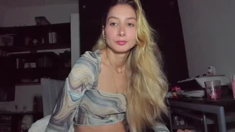 Snapshot of danikrosse chatting on January 2025 04:02:01 AM Danik online show from January 2025 04:02:01 AM