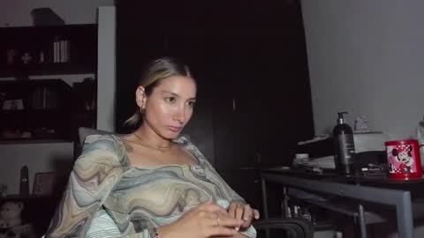Snapshot of danikrosse chatting on February 2025 06:49:02 AM Danik online show from February 2025 06:49:02 AM
