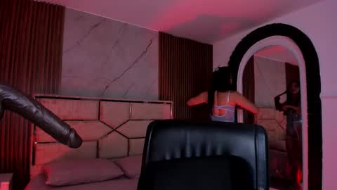 Dani Phonenix online show from November 2025 03:24:02 PM