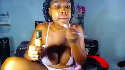 danisabrownn online show from July 2026 12:33:02 PM
