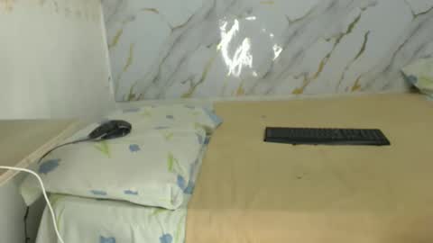 INSTAGRAM  Minni Moom online show from September 2025 10:31:01 AM