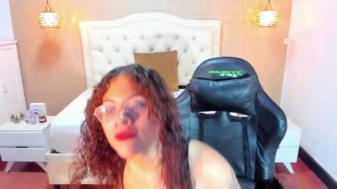 Snapshot of danixa_fire chatting on October 2025 04:08:02 PM D A N I X A online show from October 2025 04:08:02 PM