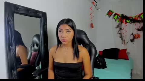 danka_smith online show from October 2025 01:20:01 PM