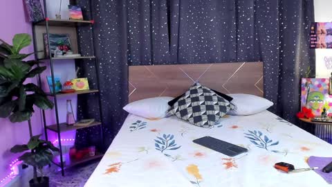 Snapshot of danna__castle chatting on December 2024 05:05:02 AM Dannacastle online show from December 2024 05:05:02 AM