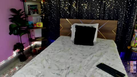 Snapshot of danna__castle chatting on December 2024 04:59:02 AM Dannacastle online show from December 2024 04:59:02 AM