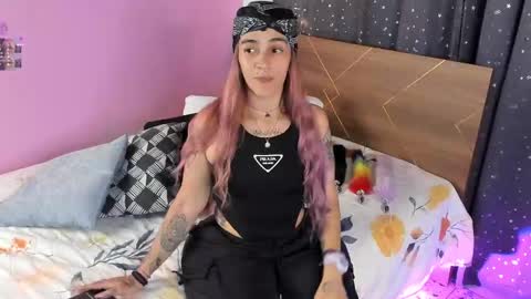 Snapshot of danna__castle chatting on February 2025 04:32:02 AM Dannacastle online show from February 2025 04:32:02 AM