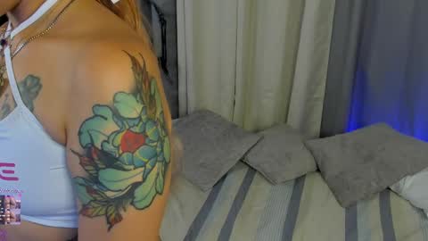 Snapshot of danna__castle chatting on October 2025 02:09:02 AM Dannacastle online show from October 2025 02:09:02 AM