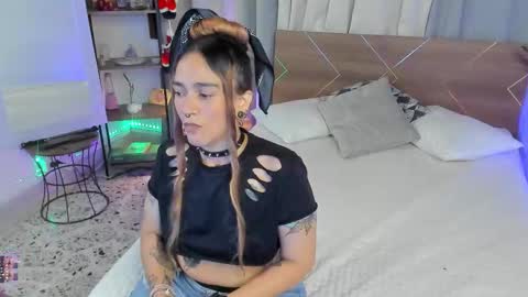 Snapshot of danna__castle chatting on November 2025 04:40:02 AM Dannacastle online show from November 2025 04:40:02 AM