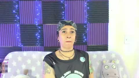 Snapshot of danna__castle chatting on June 2026 06:19:02 AM Dannacastle online show from June 2026 06:19:02 AM