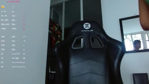 Danna online show from November 2025 07:10:01 PM